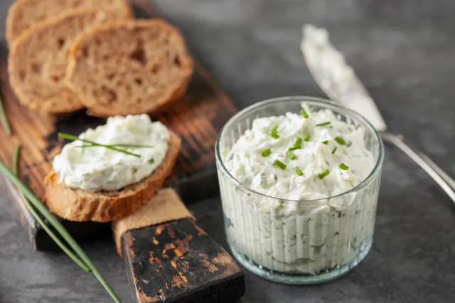 Przebojowa pasta do kanapek na śniadanie. Lepsza niż tradycyjny twarożek