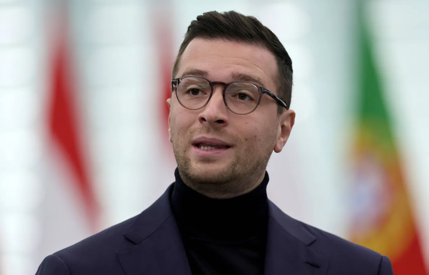 To on zastąpi Macrona? Lider francuskiej skrajnej prawicy nie ma sobie równych w sondażach