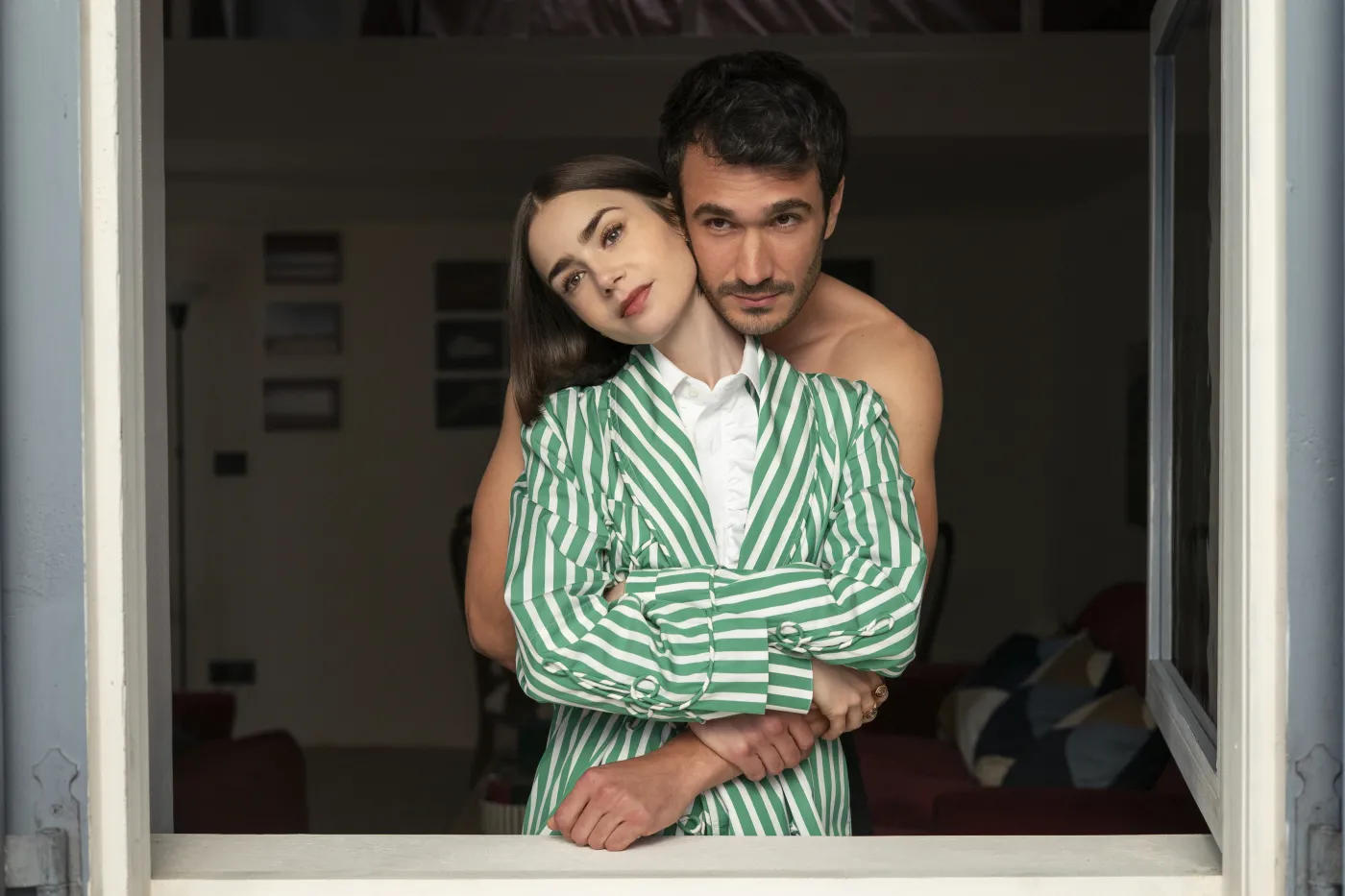 Lily Collins jako Emily oraz Eugenio Franceschini jako Marcello w piątym sezonie serialu "Emily w Paryżu"