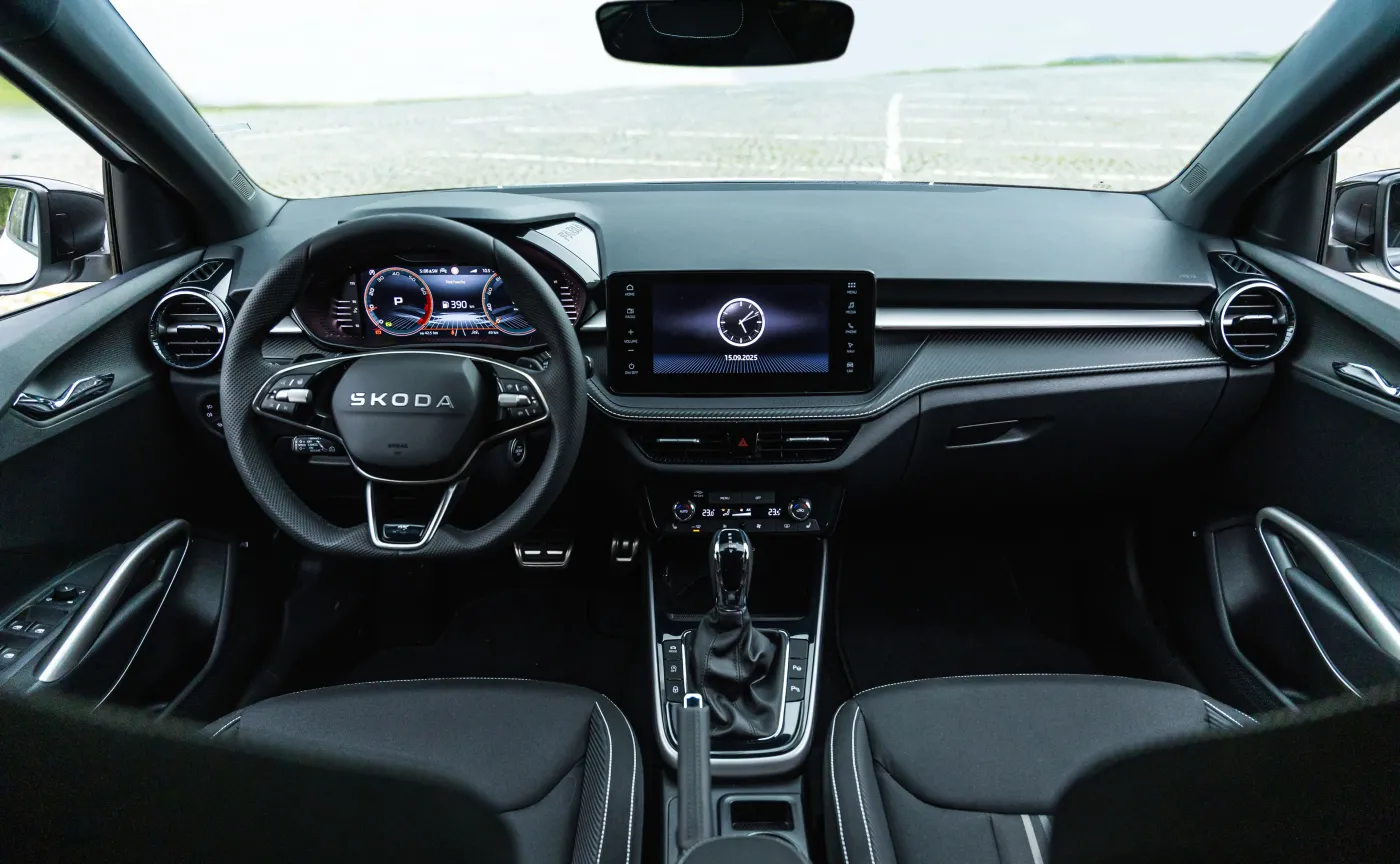 Nowa Skoda już na rynku. Ma silnik 1.5, jest szybka i wygodna. Cena?