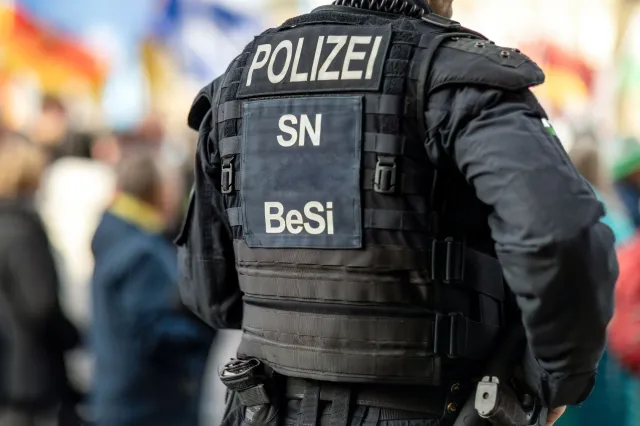 Dantejskie sceny na peronie. Maszynista pogryziony, pasażer uciekł