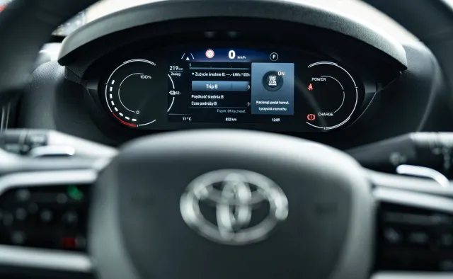 Nowa Toyota ma 270 KM i gwarancję na milion kilometrów. Ile kosztuje?