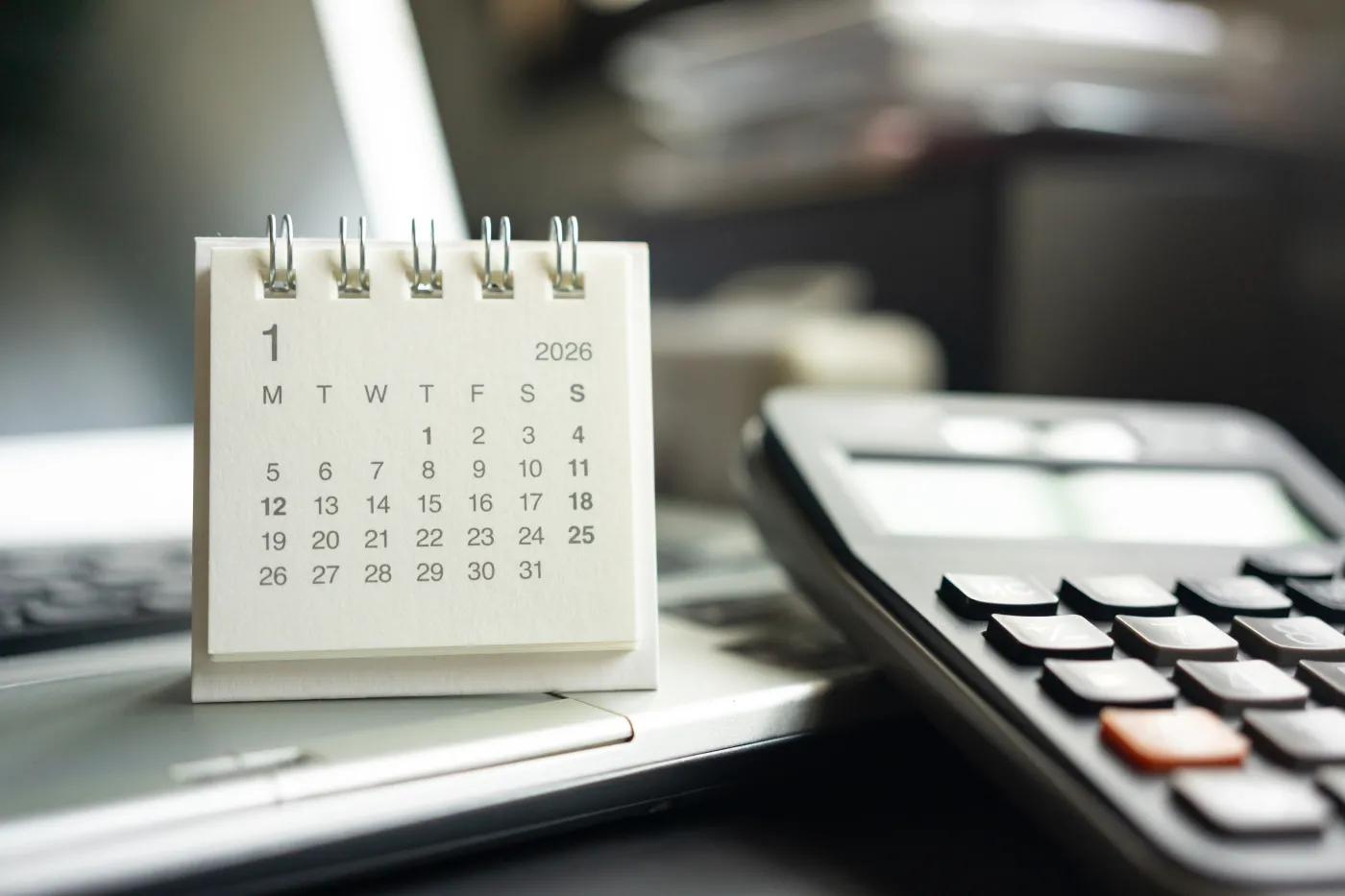 Dni ustawowo wolne od pracy w 2026 i 2027 roku. Jak zaplanować urlop?