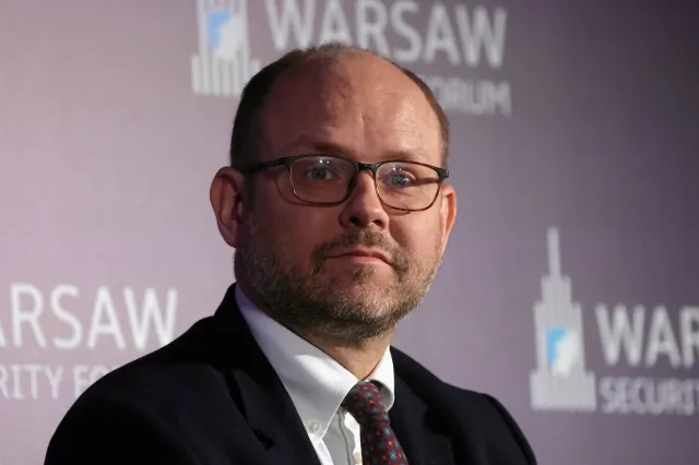 Przydacz uderza w Sikorskiego. "Intelektualny oszust", który ma "krótki lont"