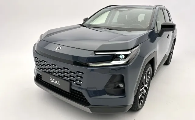 Widziałem nową Toyotę RAV4 na żywo. Szczerze? Już wiem, dlaczego Polacy kupują ją w ciemno
