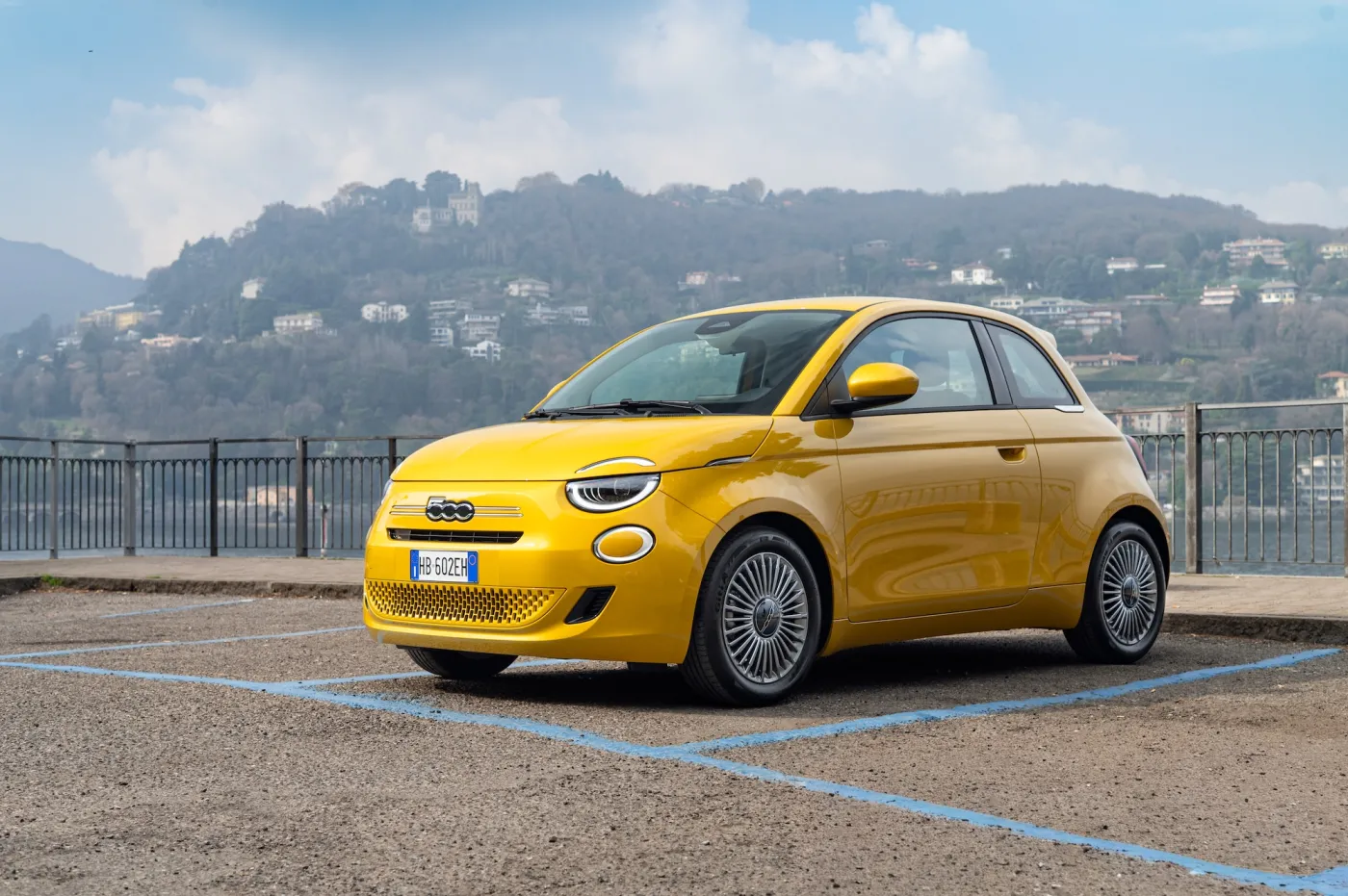 fiat-500-hybrid-39081335.jpg