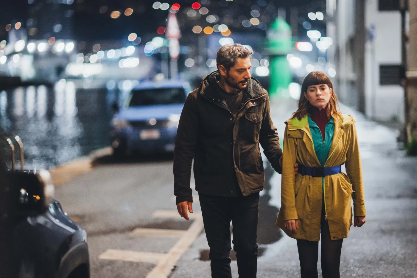 Hitowy włoski serial kryminalny w polskiej telewizji. Akcja rozgrywa się w Genui