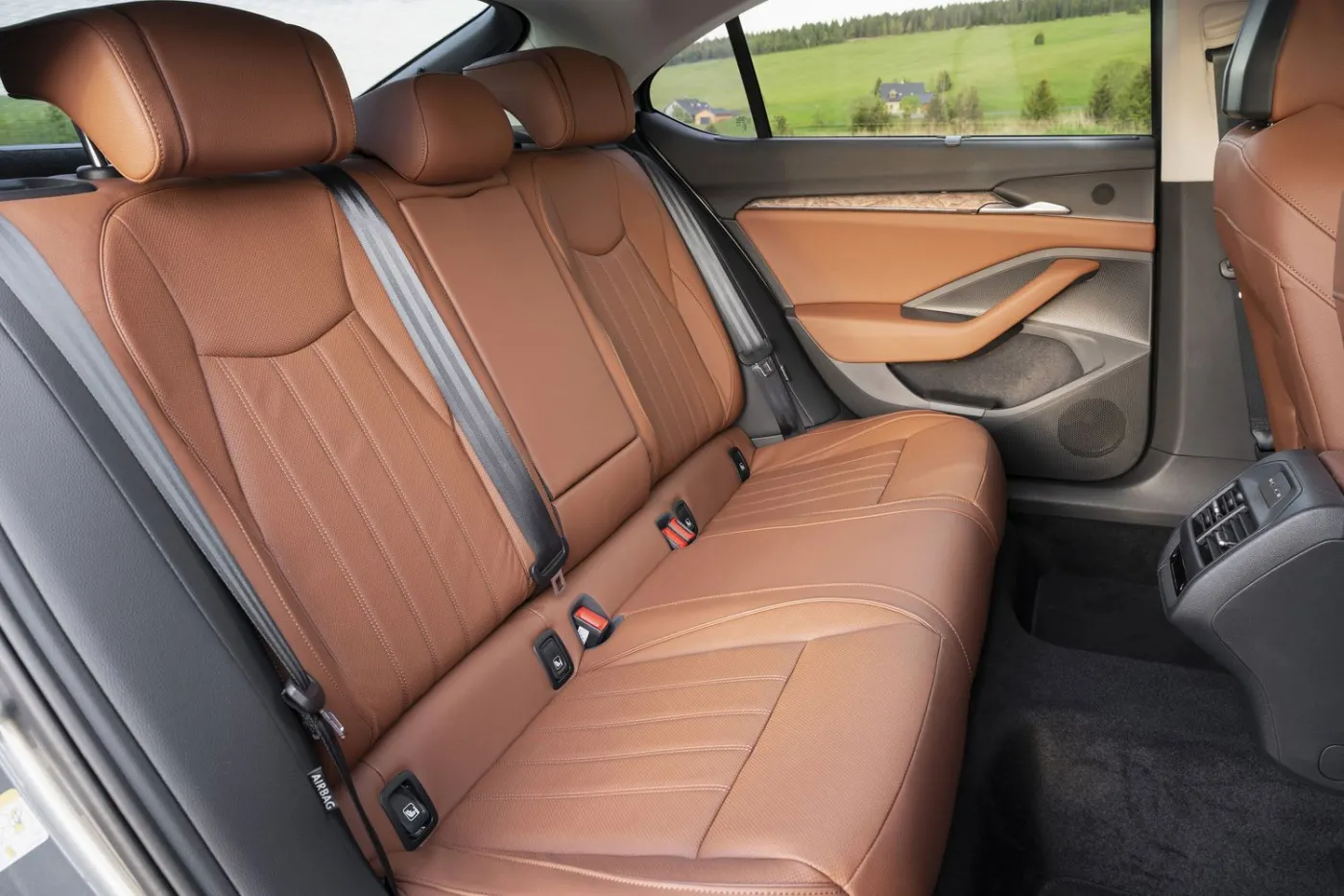 Nowa Skoda Superb Liftback z hybrydą plug-in 268 KM