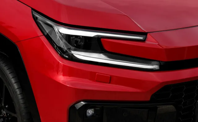 Nowa Toyota wjeżdża do salonów. Ma 185 KM. Gwarancja na 1 milion km