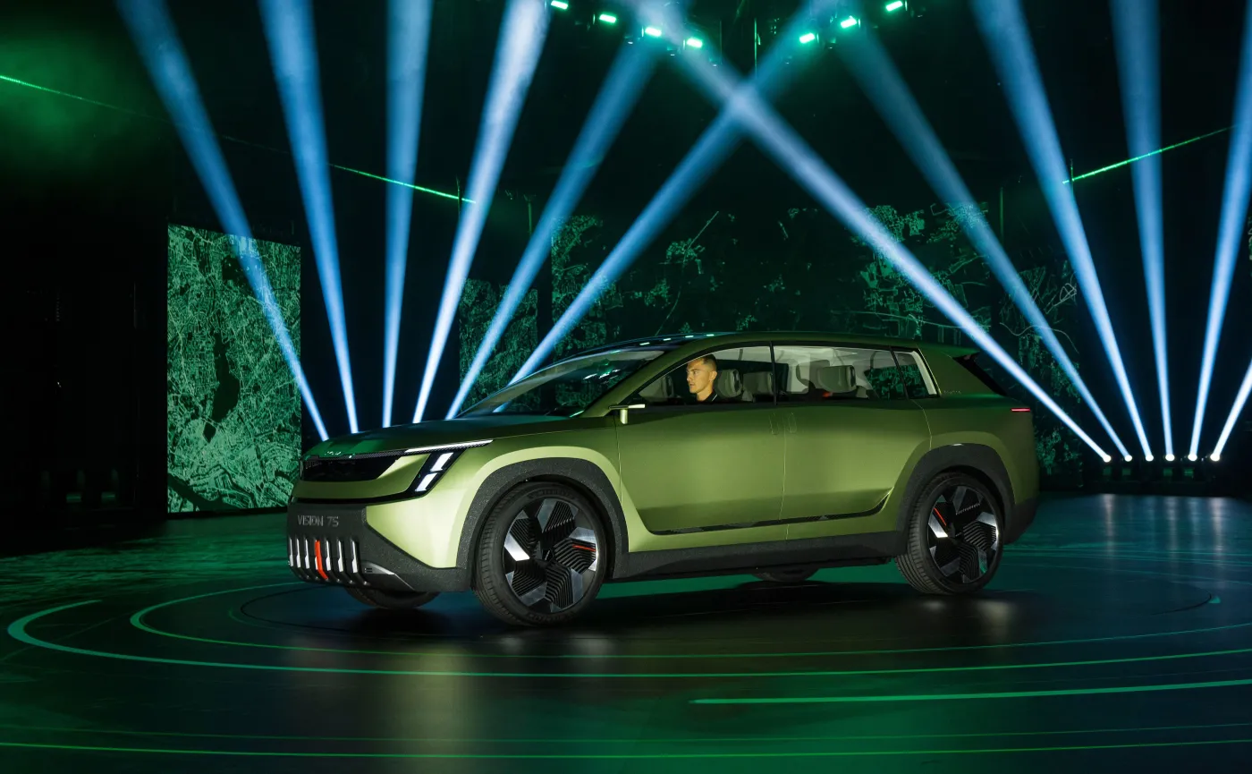 Skoda Vision 7S Nowa Skoda Peaq suv