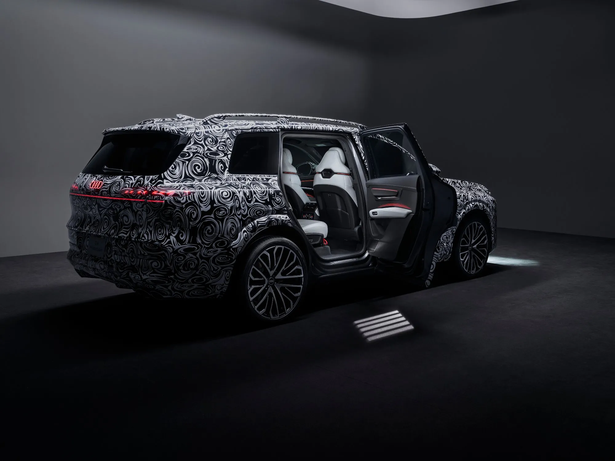 Nowe Audi imponuje luksusem. To krążownik dla dużej rodziny