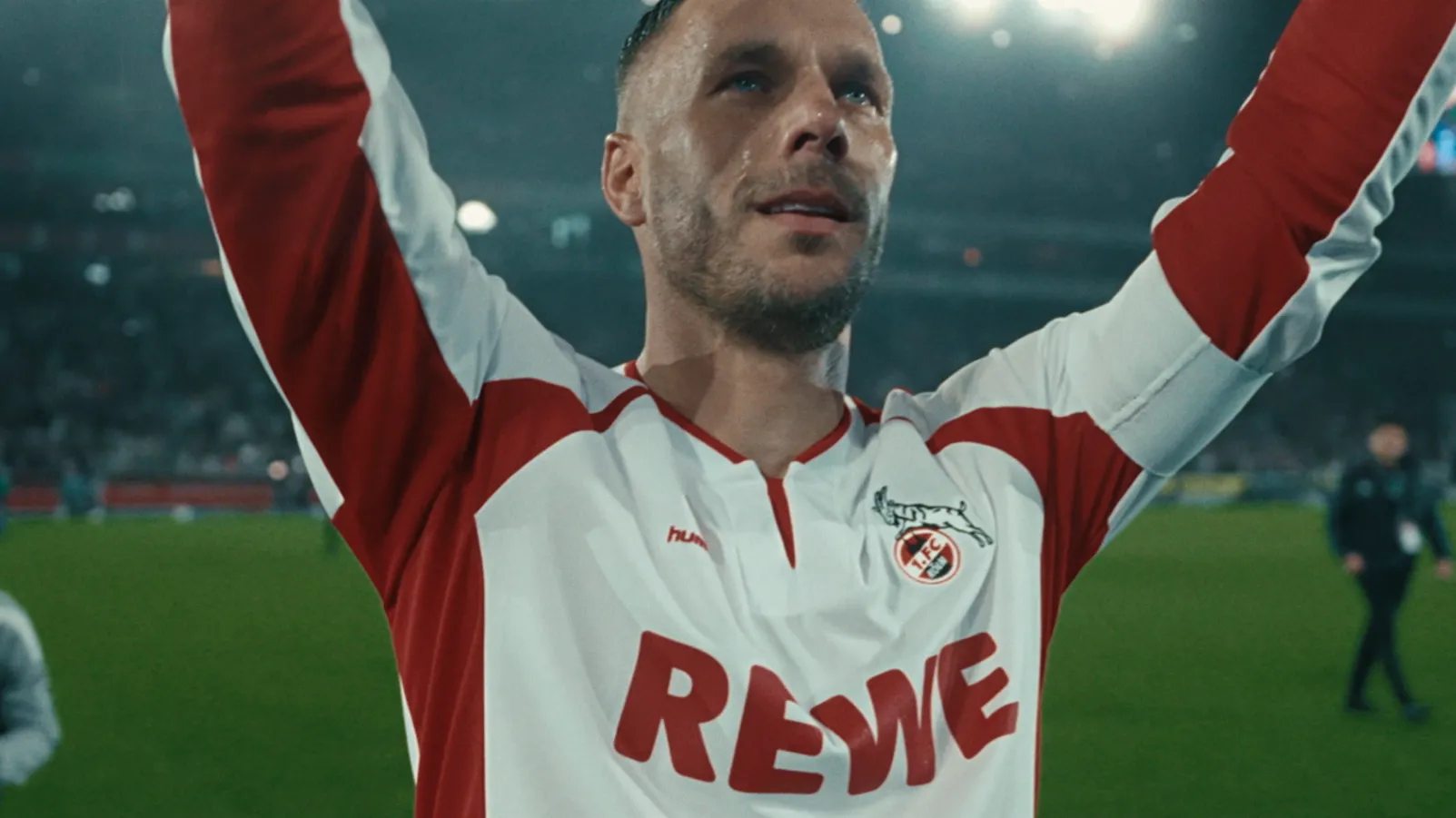 Co fan piłki może robić między meczami? Filmy, seriale, gry i podcasty