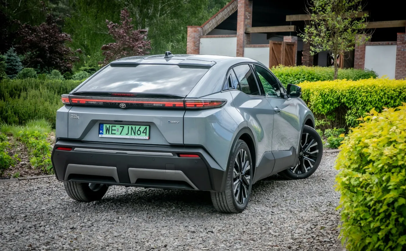 Nowa Toyota C-HR+