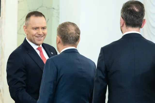 Ranking zaufania. Zaskakujący lider. Donald Tusk daleko w tyle