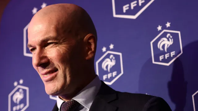 Zinedine Zidane selekcjonerem reprezentacji Francji. Kontrakt podpisany na cztery lata