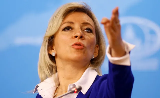 Rzeczniczka rosyjskiego MSZ:  Tekst Morawieckiego to samobójstwo