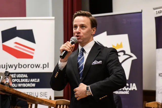 Burza wokół słów Bosaka. Zaatakował Turskiego za wystąpienie w Auschwitz