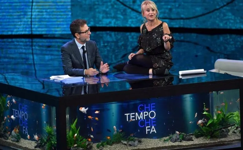 Surrealistyczna sytuacja wskutek koronawirusa. Chodzi o popularny włoski talk-show