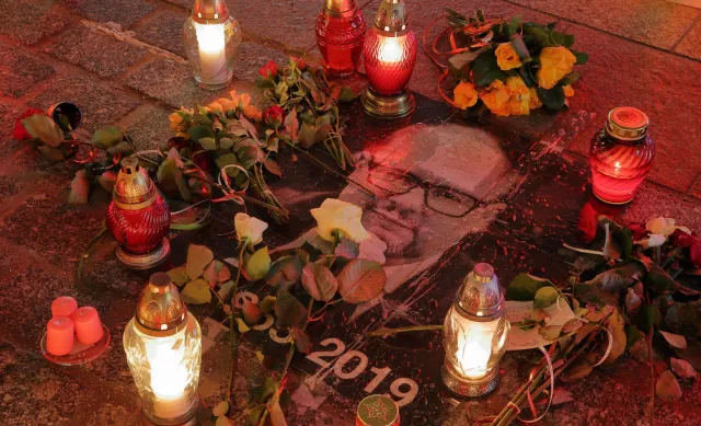 Radni PiS z Białegostoku przeciw honorowaniu Pawła Adamowicza. Projekt ten "budzi zastrzeżenia"