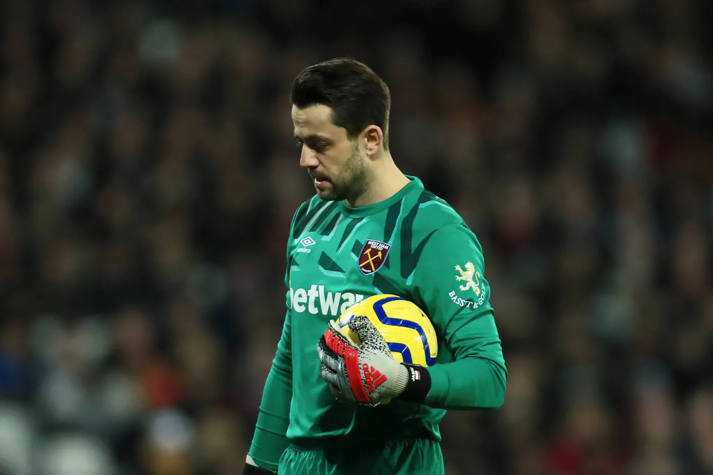 Liga angielska: Fabiański ma wolne. Huragan "Ciara" nie pozwolił piłkarzom wyjść na boisko