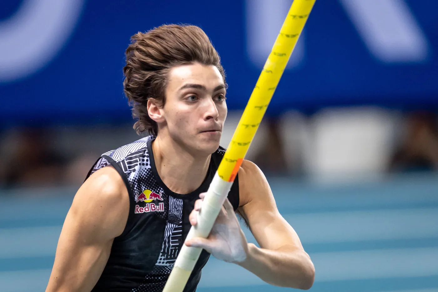 Armand Duplantis pobił własny rekord świata w skoku o tyczce [WIDEO]