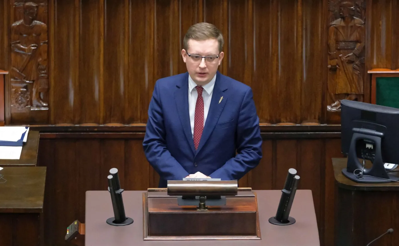 Winnicki: Szopka z ustawą ma na celu pokazać Dudę broniącego Polski przed koronawirusem