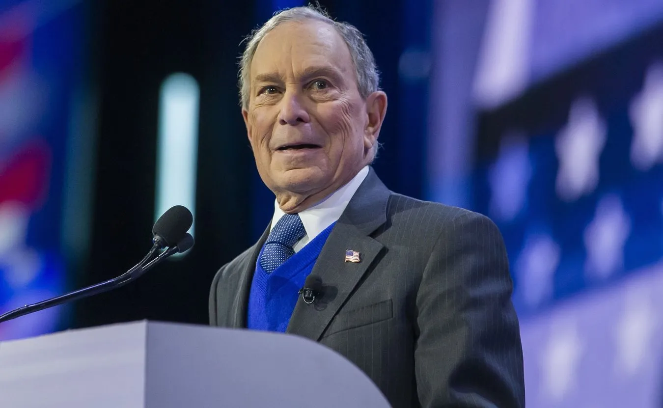 Bloomberg wycofał się z walki o fotel prezydencki