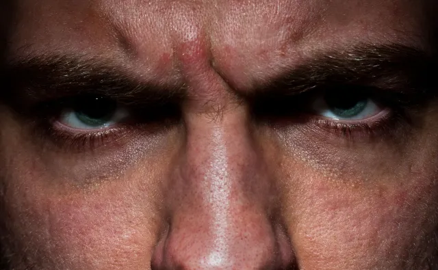 Groził, że zarazi innych koronawirusem. Zdenerwowała go długa kolejka