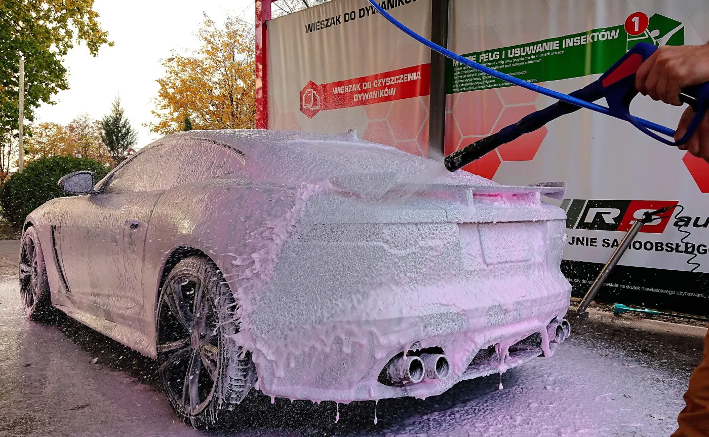 mycie-samochodu-12626519.jpg