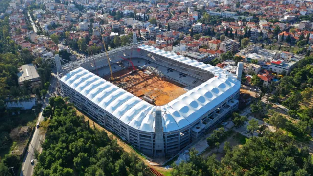 Kibic dostał mandat, bo wyszedł z domu, by odwiedzić nowy stadion