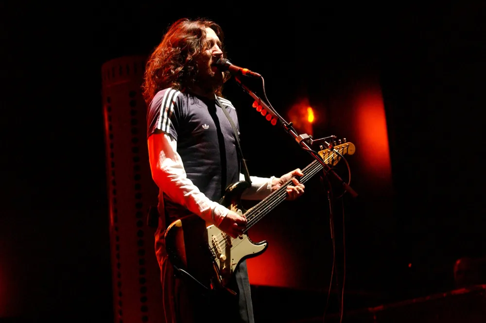 John Frusciante z trzema solowymi albumami w tym roku. Plus Red Hot Chili Peppers