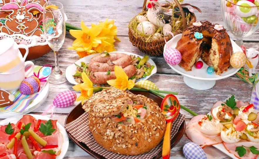 Ksiądz z Wielkopolski poświęci pokarmy jadąc... kabrioletem