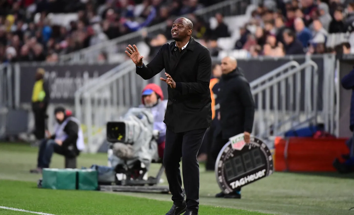 Patrick Vieira wspomaga domy opieki. 250 iPadów dla seniorów
