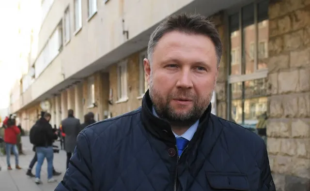 Poseł PO: Przyzwoitość sędziów jest silniejsza od buta Kaczyńskiego