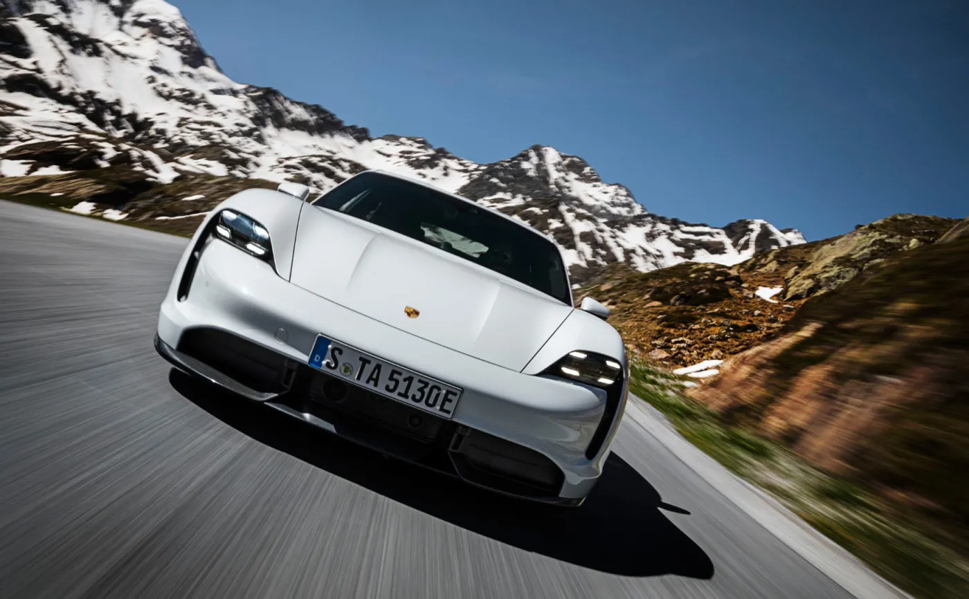 12827753-porsche-taycan.jpg