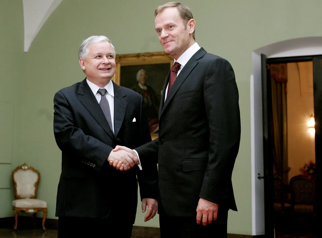 Kaczyński zaprasza Tuska z Sikorskim