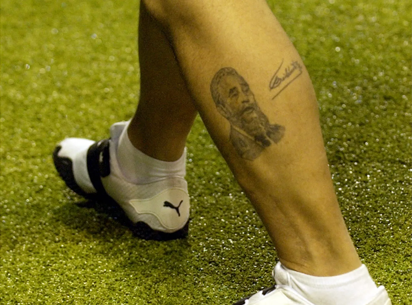 Maradona dołoży tatuaż w Chavezem do tatuażu z Fidelem