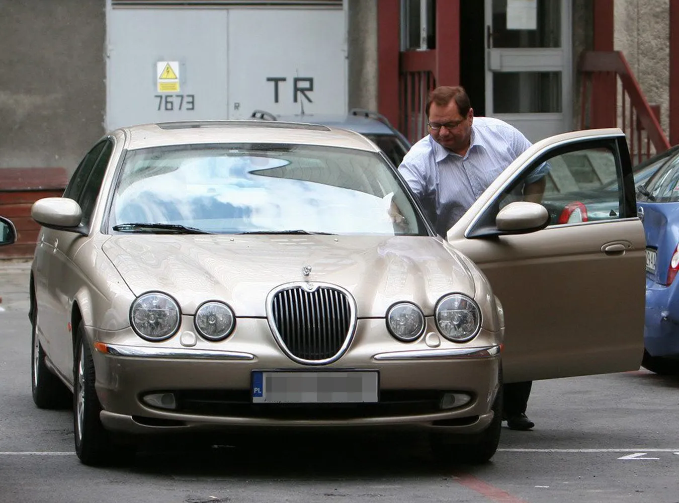 Posel Ryszard Kalisz w nowym Jaguarze



Warszawa 25062007