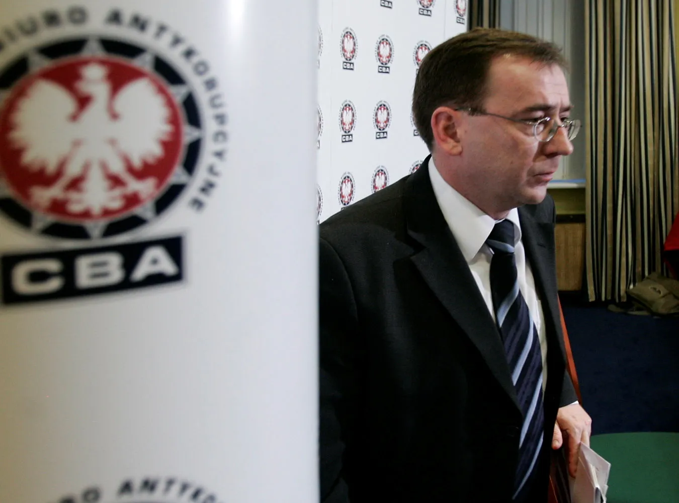 12.12.2007 Warszawa Centralne Biuro Antykorupcyjne konferencja prasowa Mariusza Kaminskiego podczas ktorej powiedzial ze nie zamierza poddac sie do dymisji za to zlozyl prywatny akt oskarzenia ze pomowienie przez Julie Pitere

Nz Mariusz Kaminski

fot. Michal Rozbicki