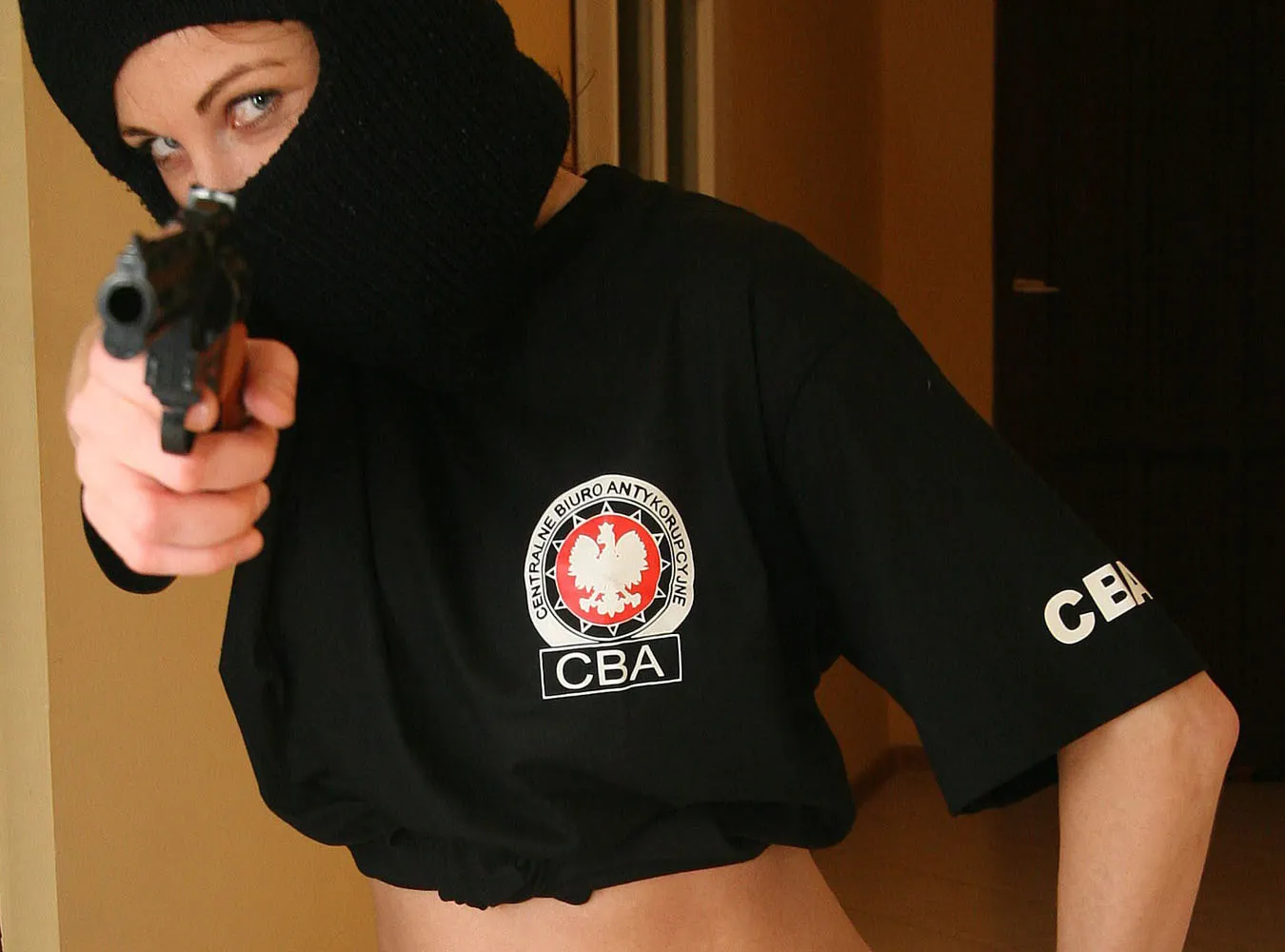 KOSZYLKA CBA ZAKUPIONA NA AUKCJI INTERNETOWEJ

CAB SORTY MUNDUROWE 

02012008

FOT  PRZEMYSLAW GRYN