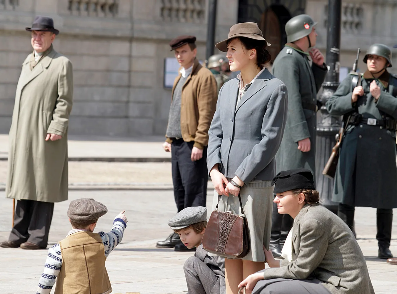 Dwójka kręci serial o cichociemnych