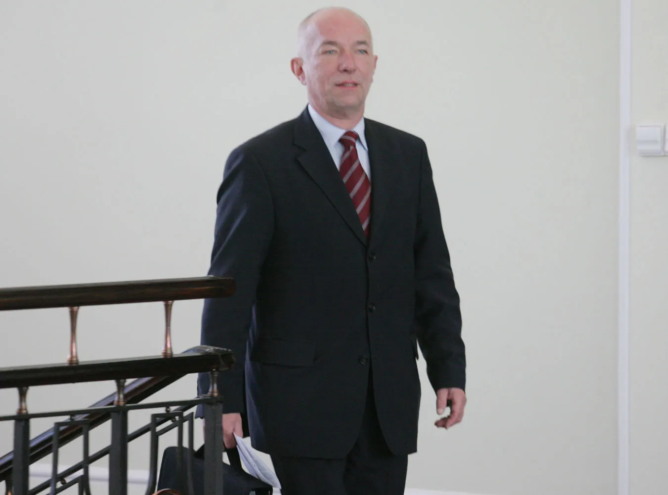 Minister Ćwiąkalski nie zwolnił śledczych z tajemnicy