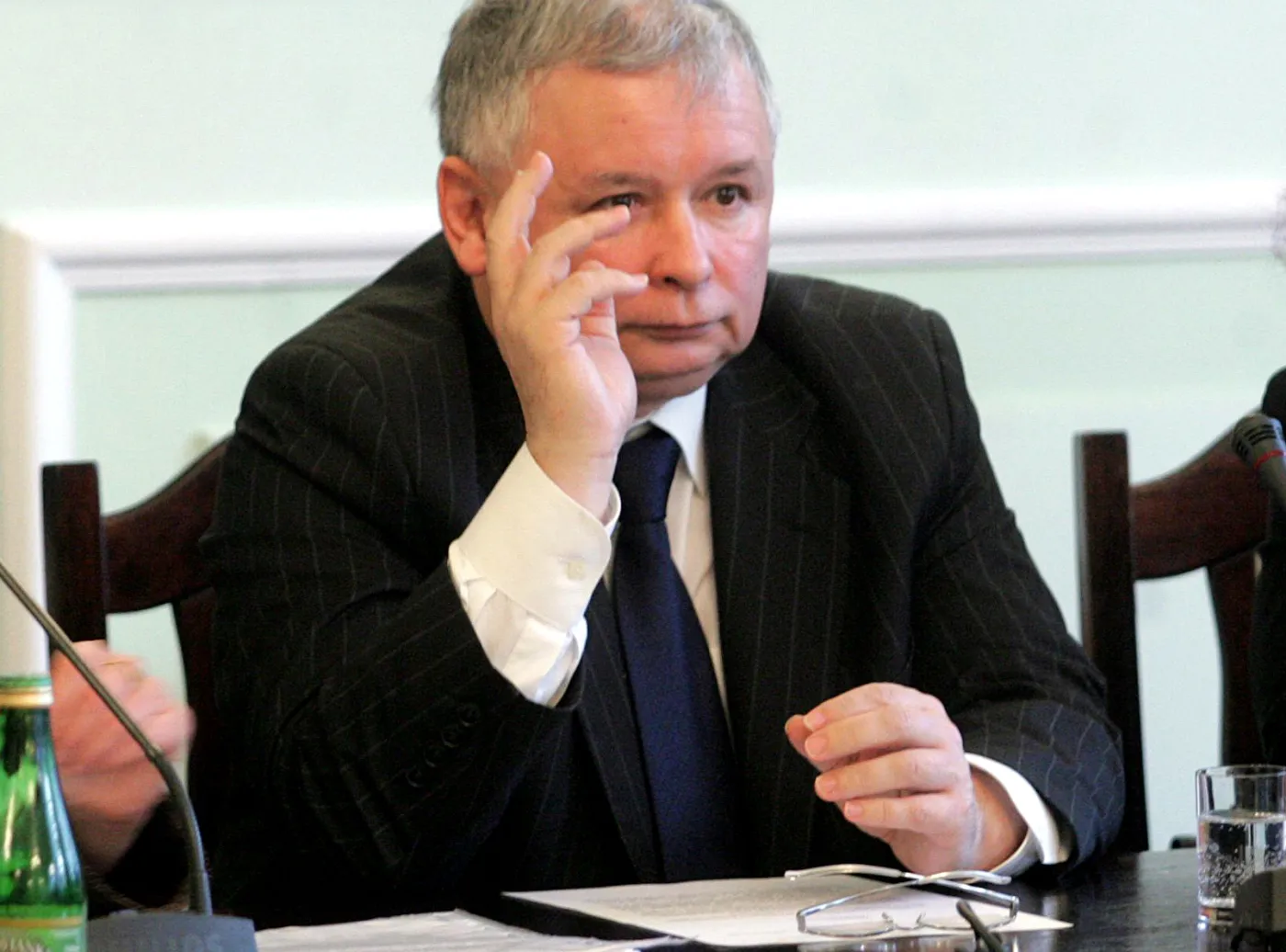 Premier Kaczyński dał zgodę na zagłuszanie