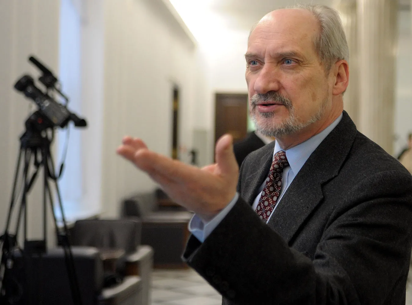 Macierewicz: "Wyborcza" zdekonspirowała agentów