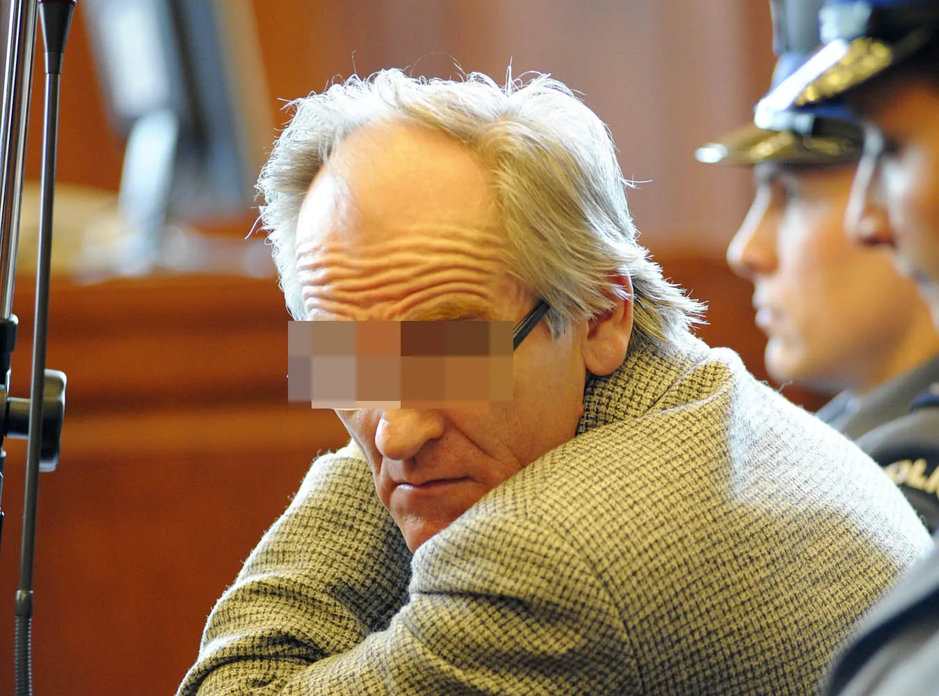 "Fryzjer" zapłacił 30 tysięcy i wyszedł zza krat