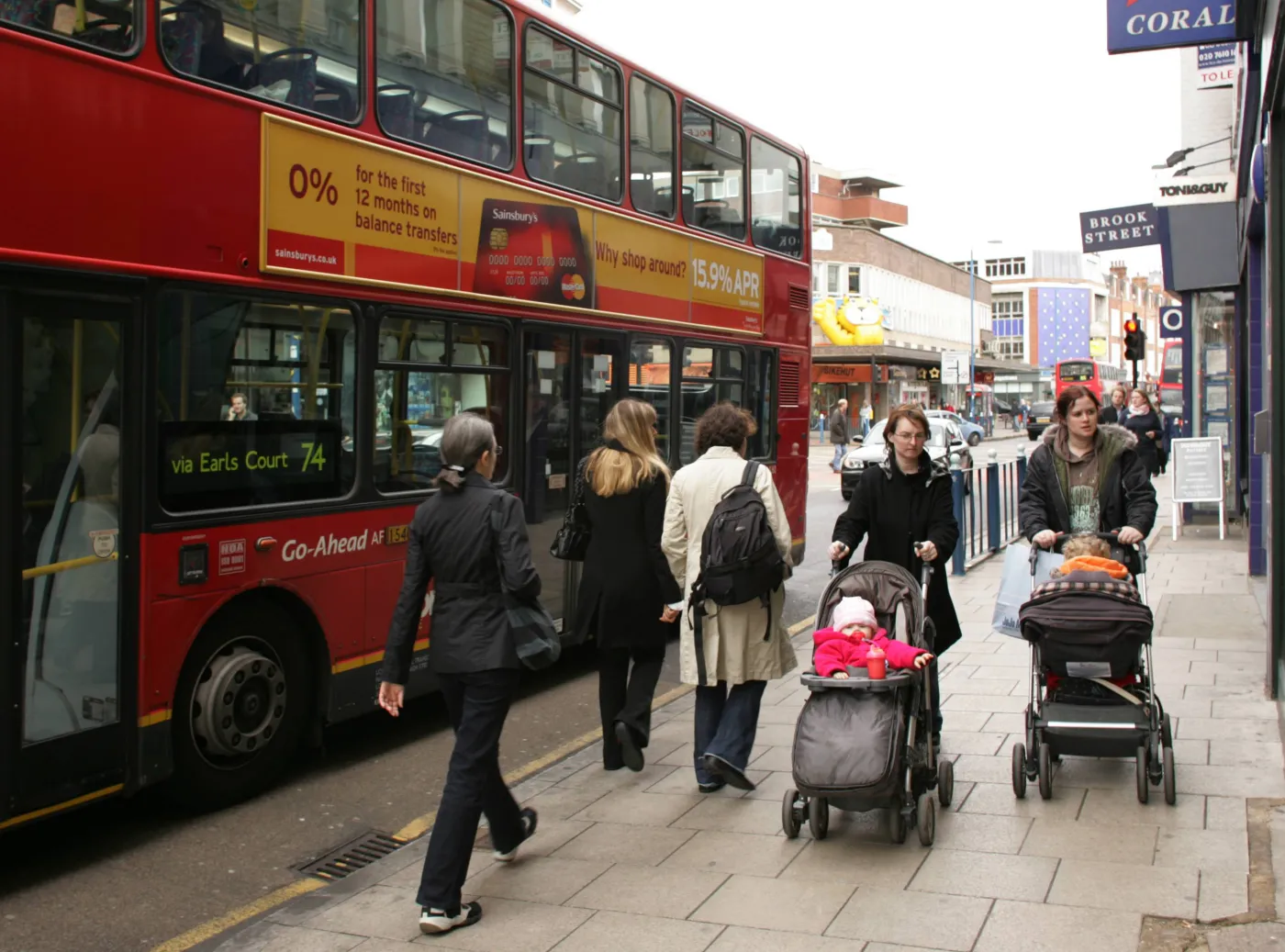 Masz rodzinę? Lepiej zostań na Wyspach