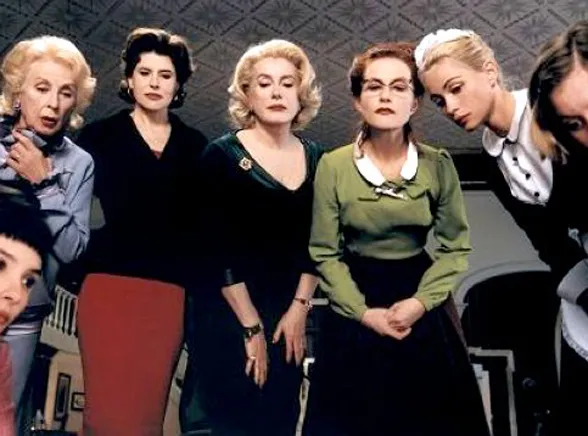 "Osiem kobiet": kto zabił?