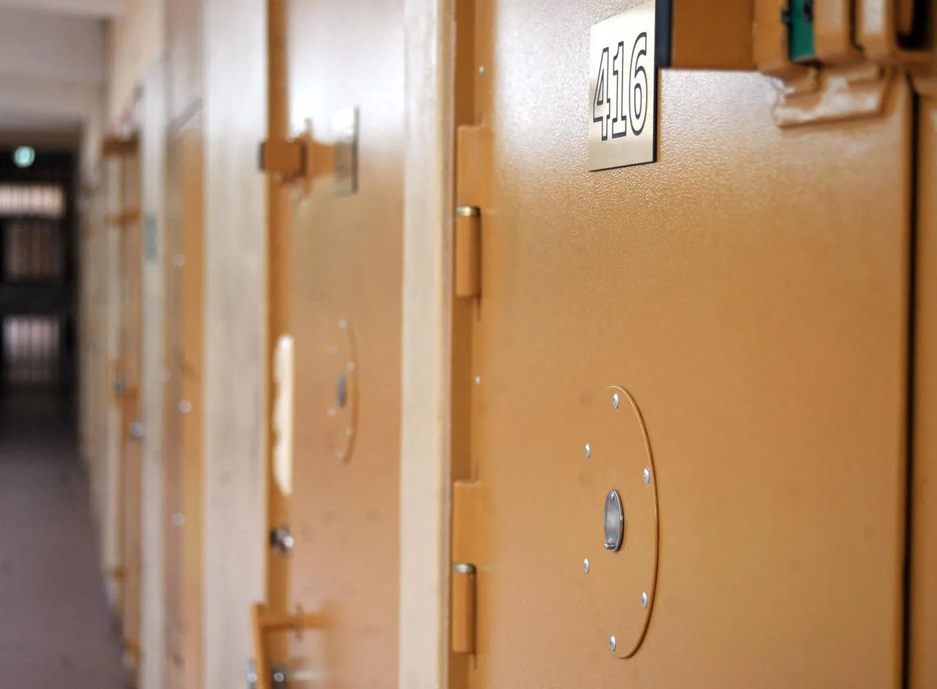 Polacy za granicą rzadziej trafiają za kratki