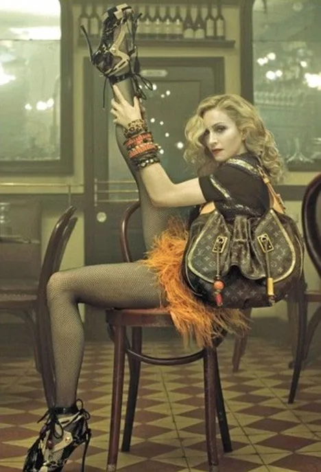 fr_madonna_a_143111a_878363.jpg