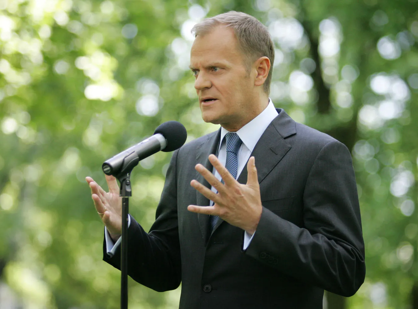 Tusk przymierza się do rewolucji w IPN